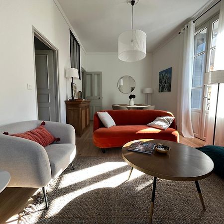 Nimes , Appartement Renove Dans Immeuble Classe. Kültér fotó