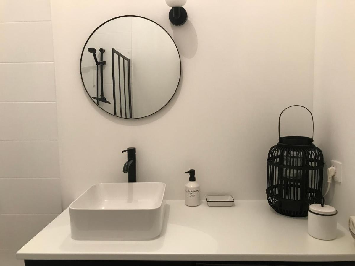 Nimes , Appartement Renove Dans Immeuble Classe. Kültér fotó