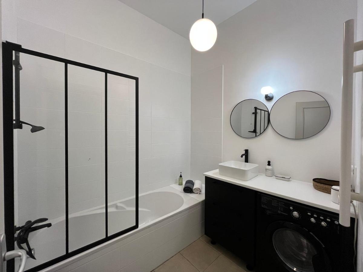 Nimes , Appartement Renove Dans Immeuble Classe. Kültér fotó