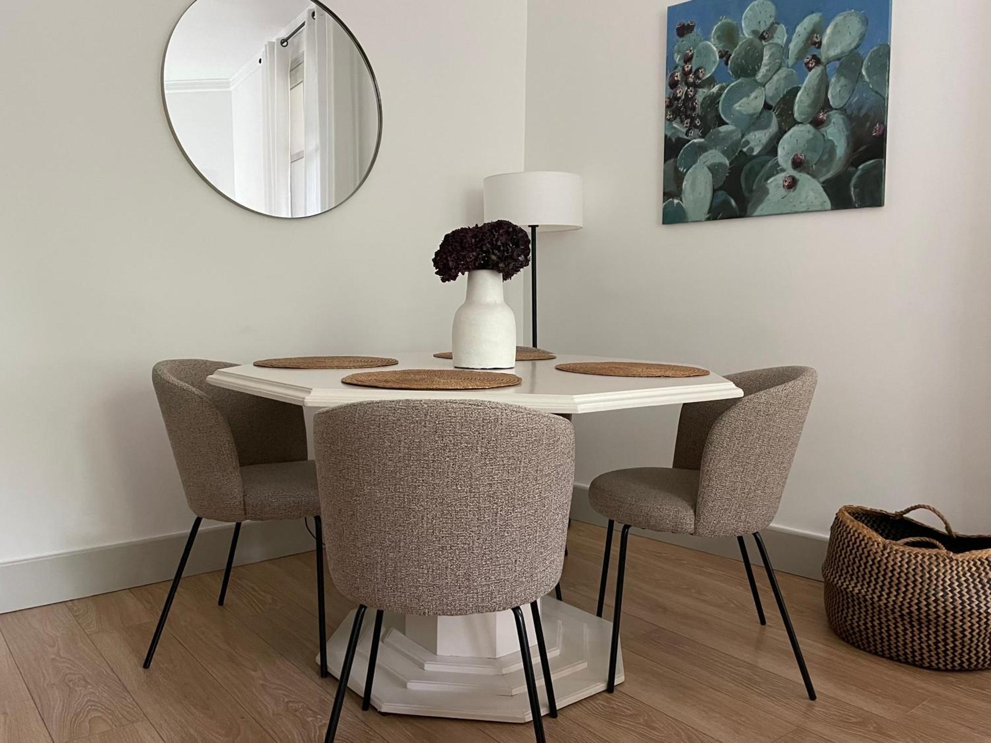Nimes , Appartement Renove Dans Immeuble Classe. Kültér fotó