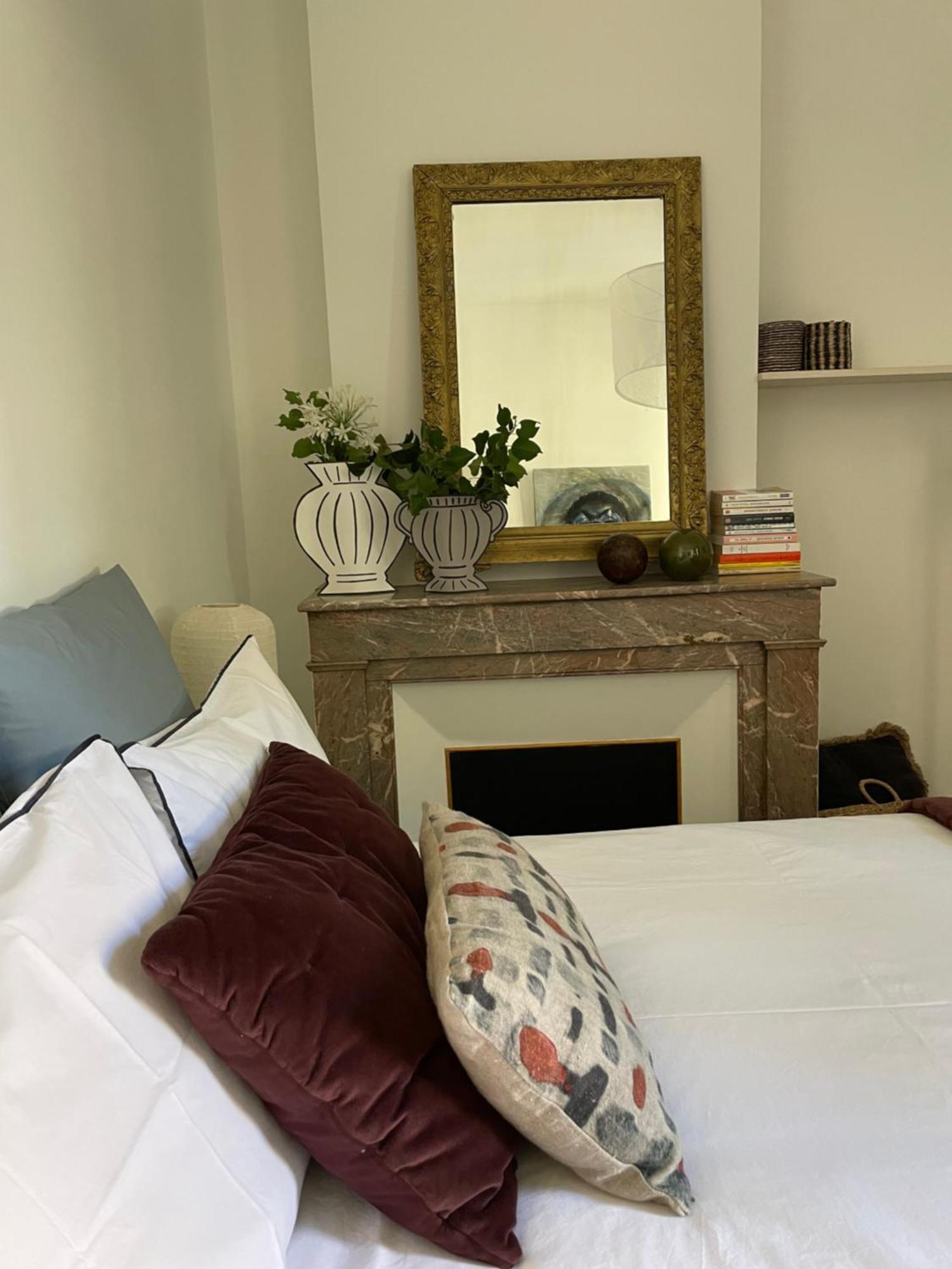 Nimes , Appartement Renove Dans Immeuble Classe. Kültér fotó