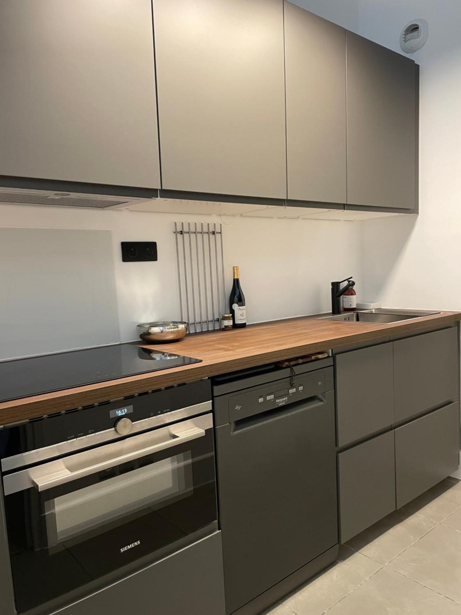 Nimes , Appartement Renove Dans Immeuble Classe. Kültér fotó